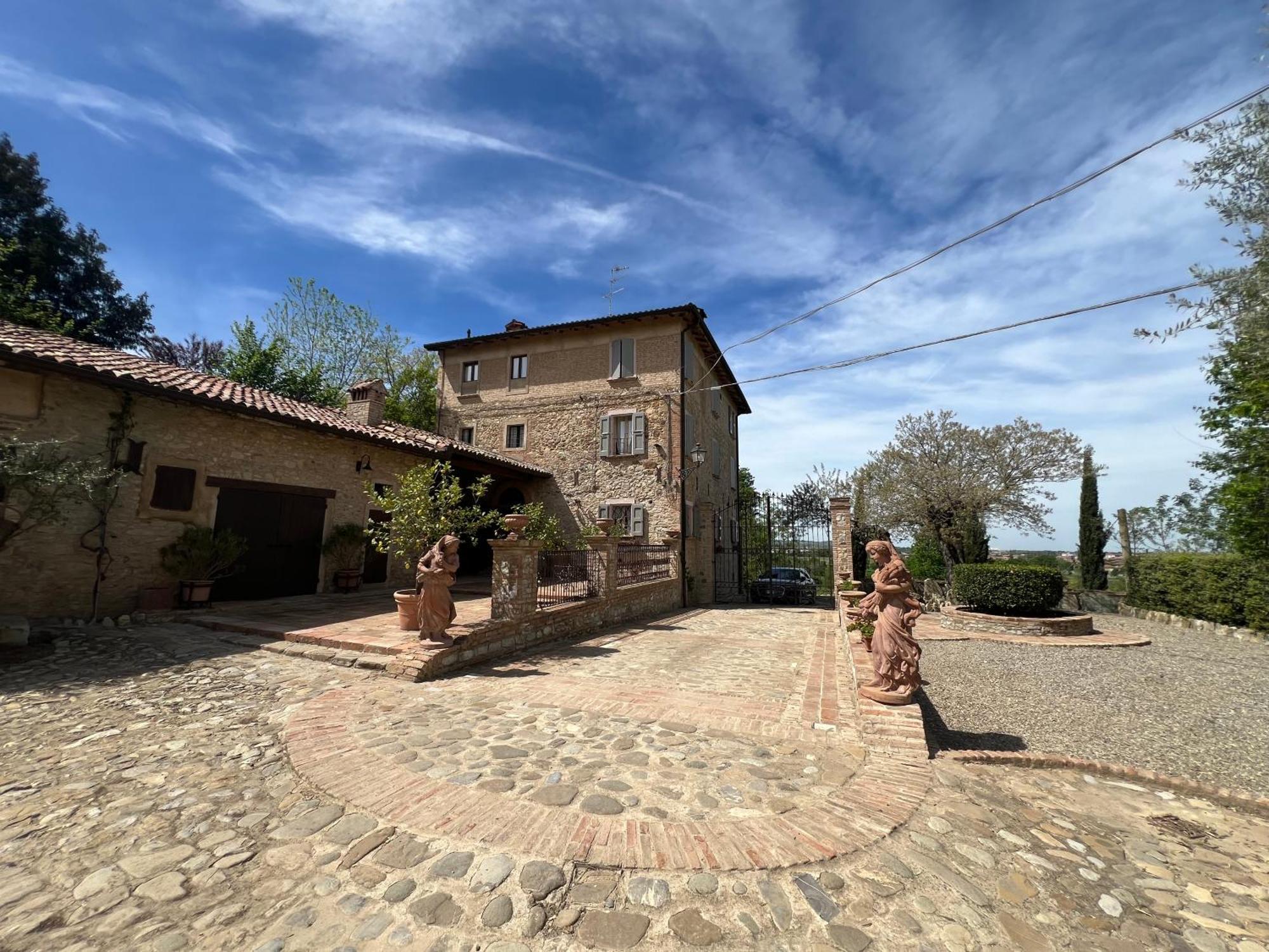 Borgo Villa Valentini Scandiano Exterior photo