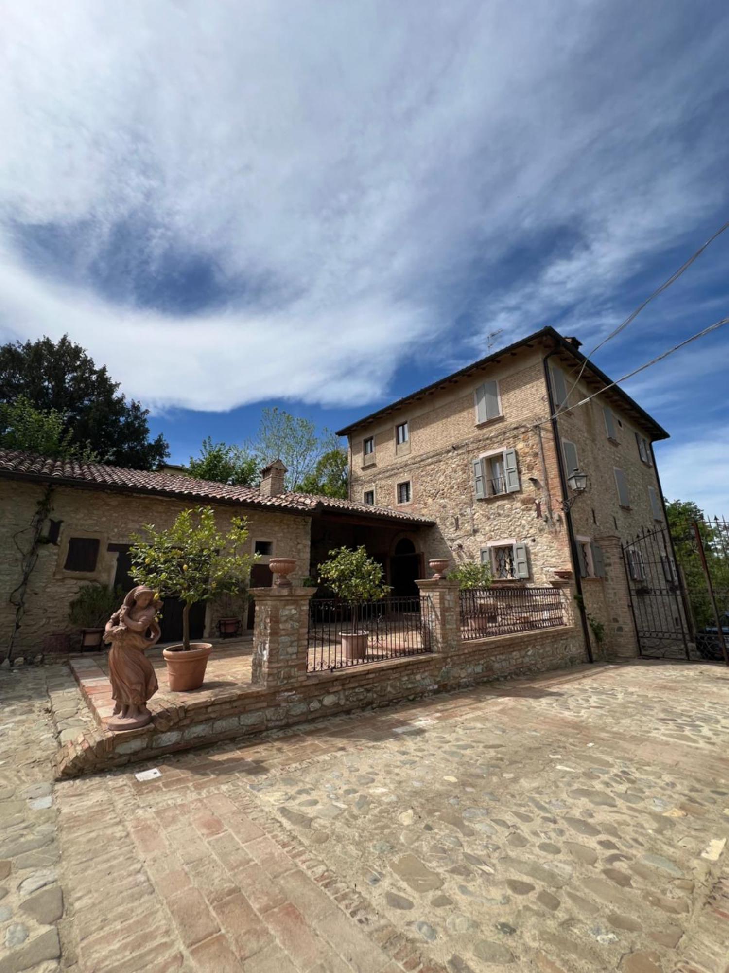 Borgo Villa Valentini Scandiano Exterior photo