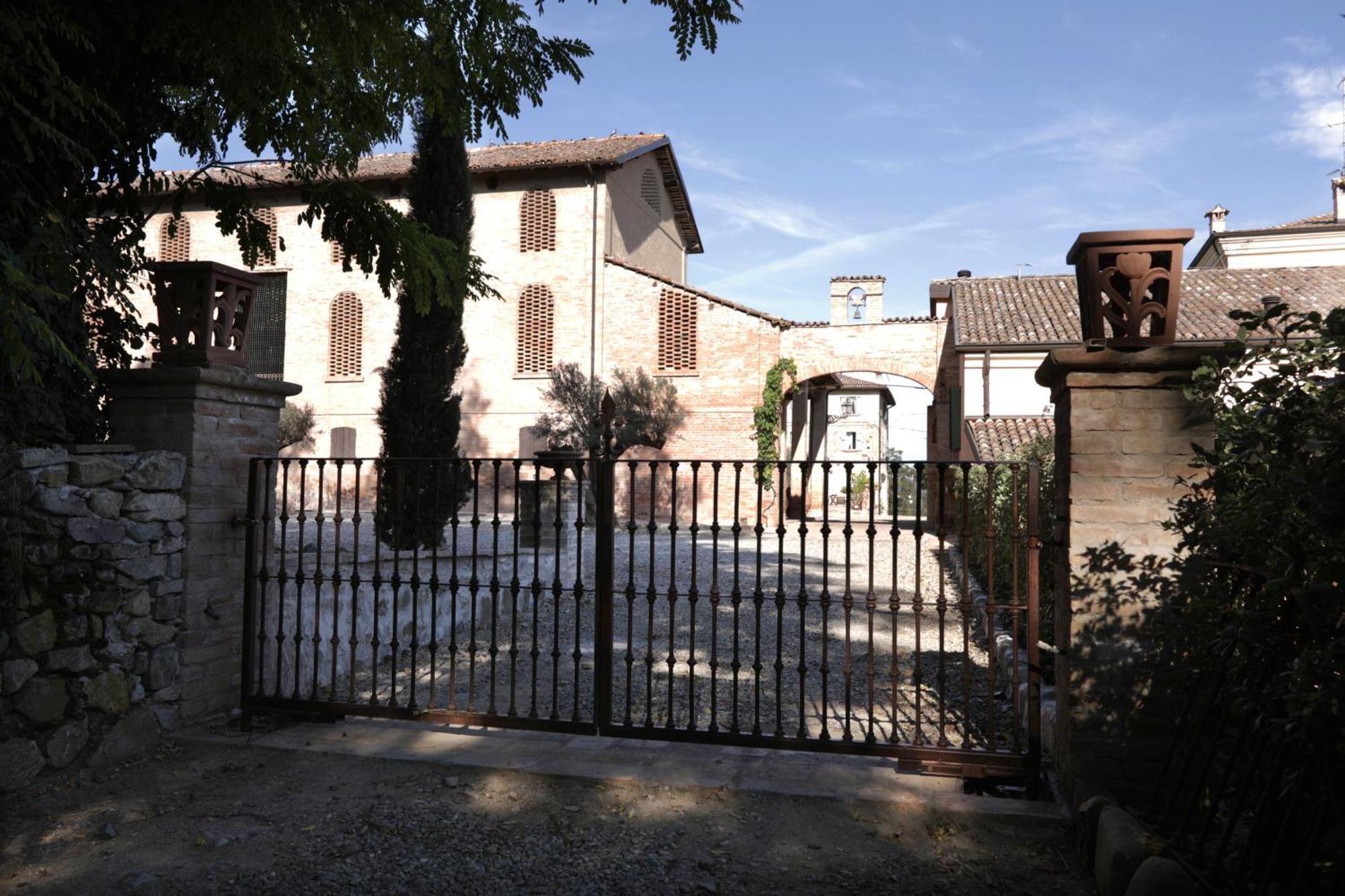 Borgo Villa Valentini Scandiano Exterior photo